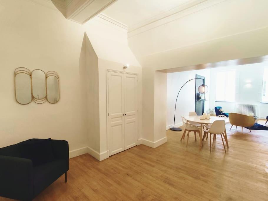 Appartement Carcassonnais Avec Parking Carcassonne Bagian luar foto