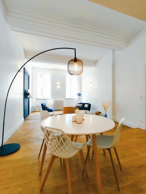 Appartement Carcassonnais Avec Parking Carcassonne Bagian luar foto